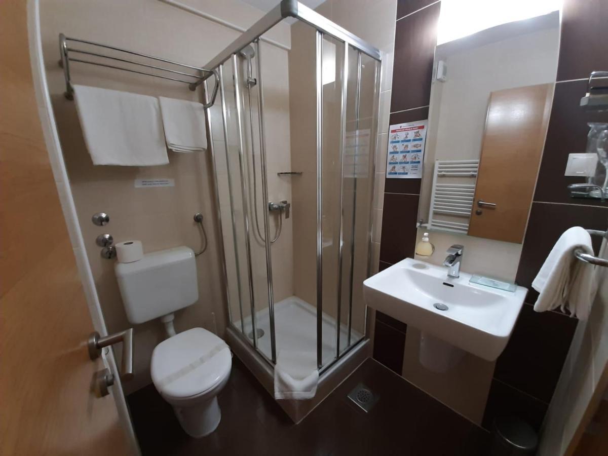 Garesnica Hotel Garic מראה חיצוני תמונה