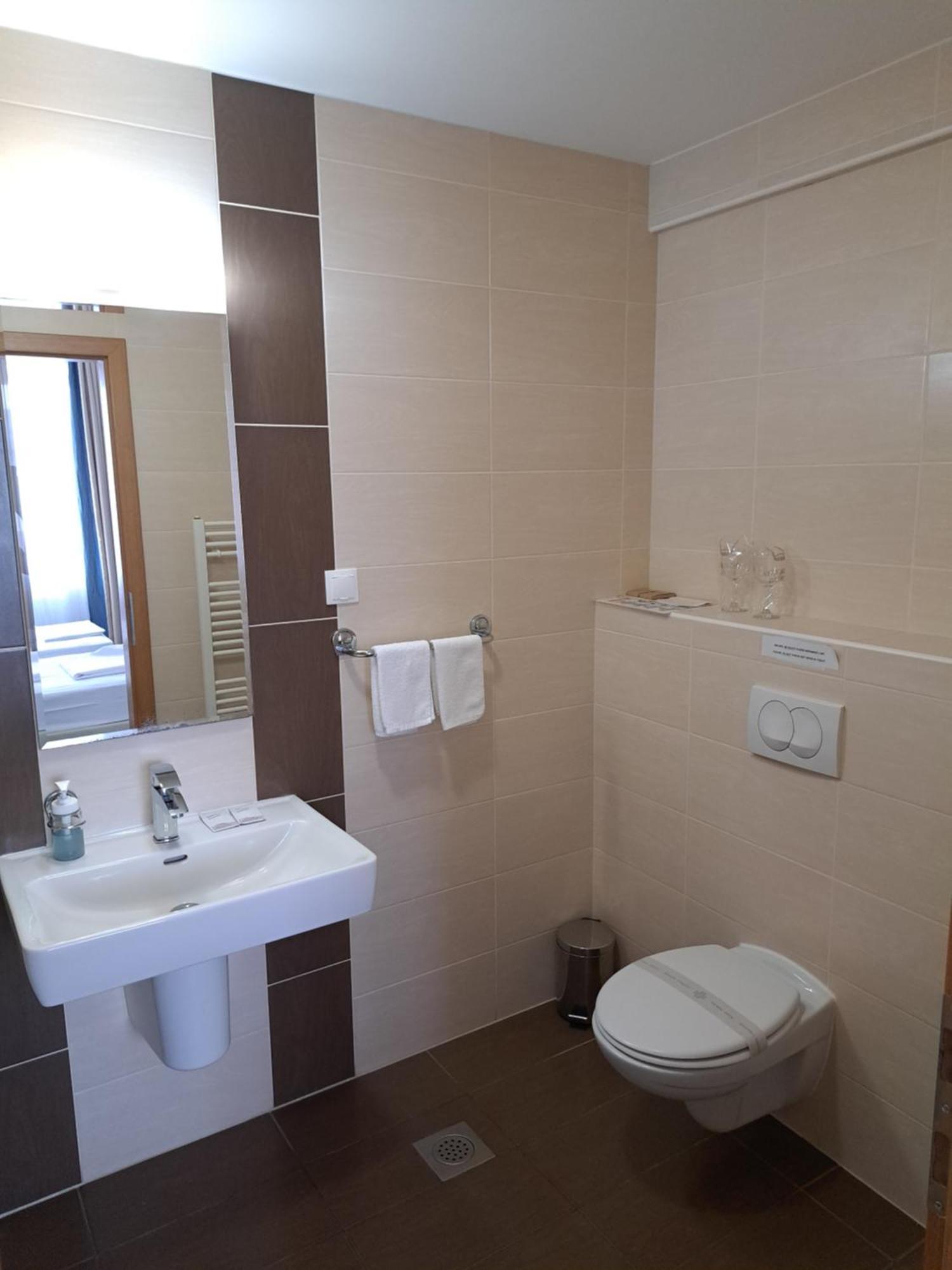 Garesnica Hotel Garic מראה חיצוני תמונה