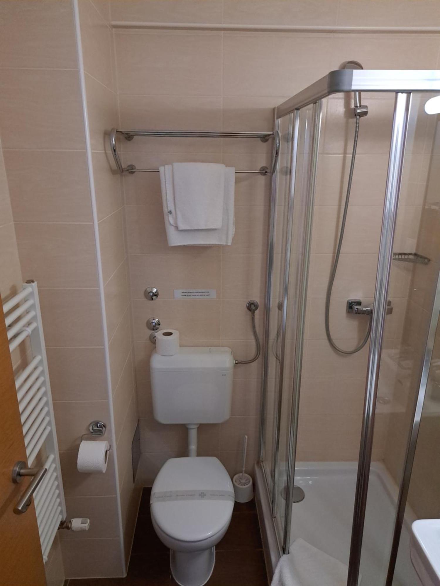 Garesnica Hotel Garic מראה חיצוני תמונה