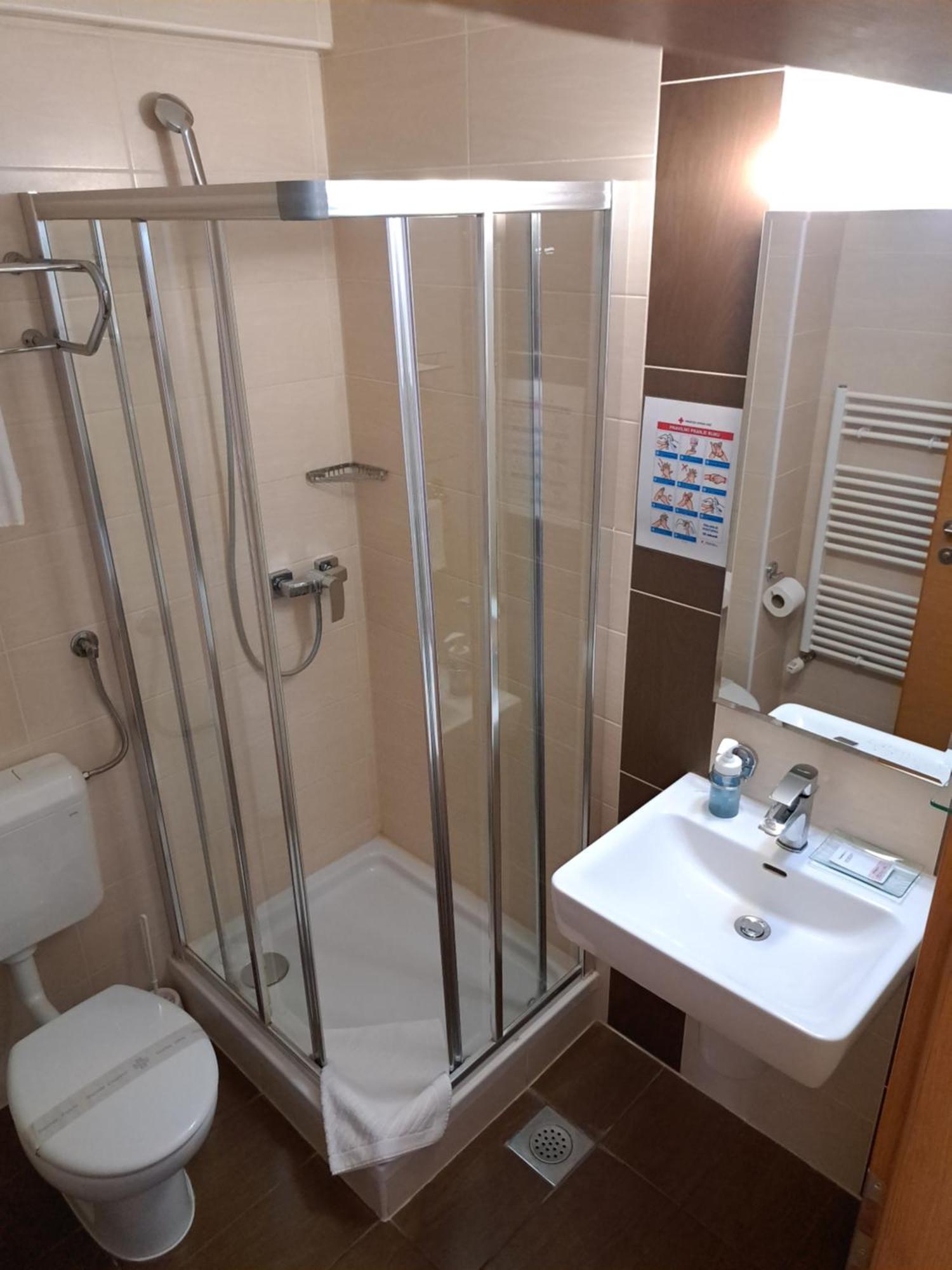 Garesnica Hotel Garic מראה חיצוני תמונה
